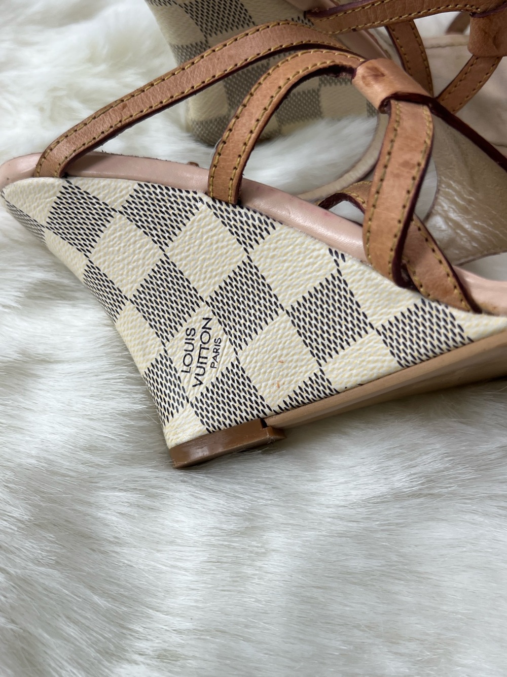Louis Vuitton Brown Leather Open-Toe T-Strap Sandals size 37 - Picture 5 of 12